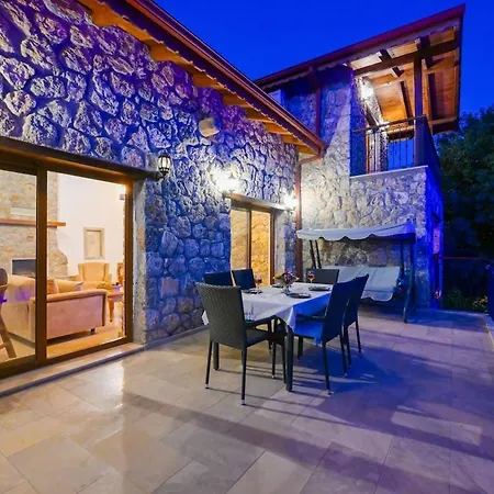 Candy Stone, Private Pool For 8 People Apartament